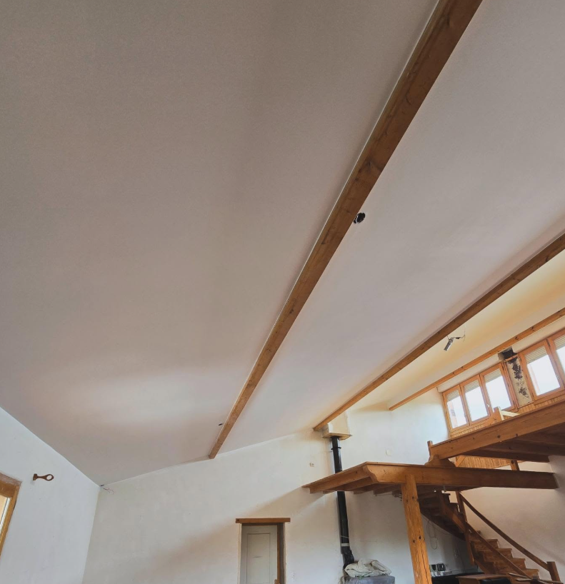 Installation de faux plafond suspendu avec spots intégrés à Pamiers par 3P Pons